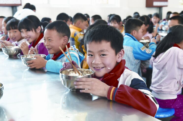 为贫困学子打开希望之窗——市教育和体育局深入实施教育精准扶贫战略